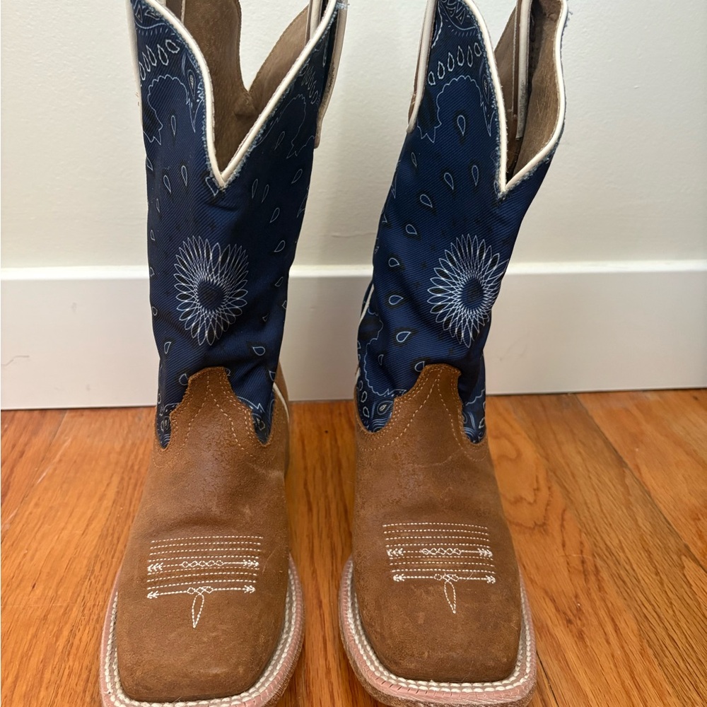 Ariat Western Boots Women’s 6B Brown Suede & Blue Embroidered Shaft